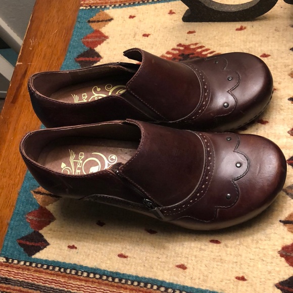 Dansko 39 brown studded heels - Picture 2 of 3